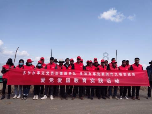 老人把财产都给了儿子，女儿出嫁的钱也给了一半给儿子。以后养老女儿说不养，只是节日给个钱给父母？游戏画面